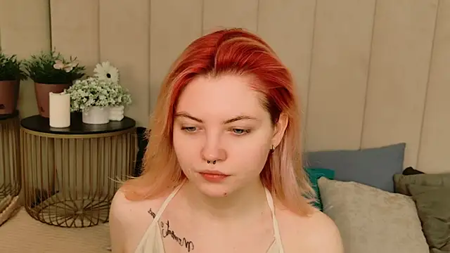 Snapshot of Lisa_Adam chatting on 11.25.25 Lisa Adam online show from 11.25.25