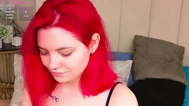 Snapshot of Lisa_Adam chatting on 12.01.25 Lisa Adam online show from 12.01.25