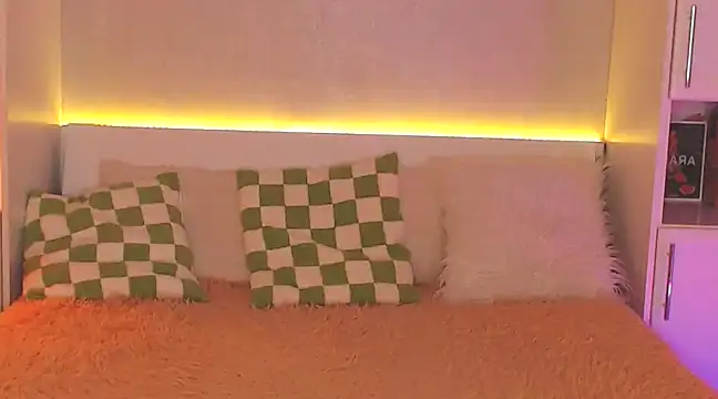 Leaaaaaaaaa online show from 02.13.25