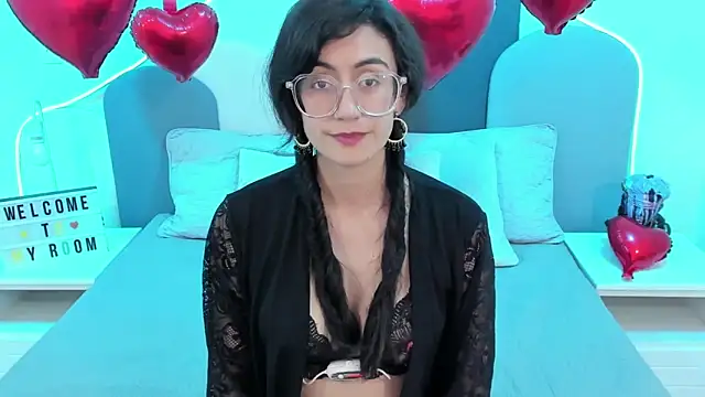 SophieGomez22 online show from 02.13.25