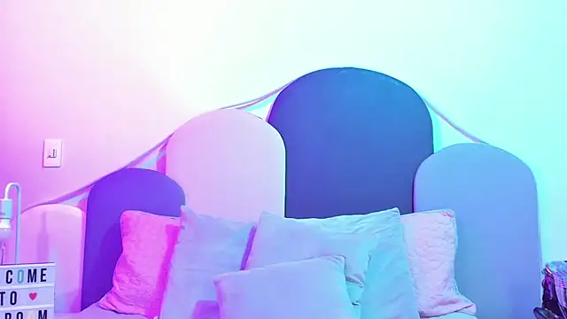 SophieGomez22 online show from 02.15.25