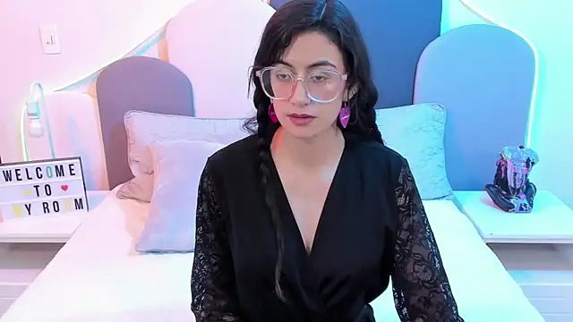 SophieGomez22 online show from 03.03.25