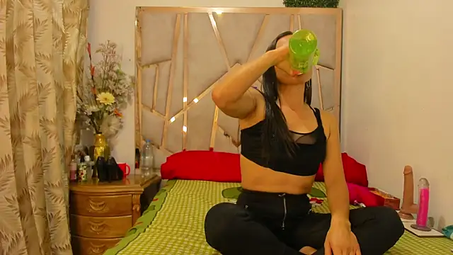 daniela casallas  online show from 05.13.26