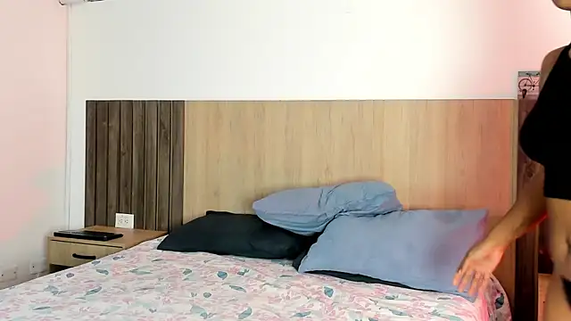 rebeca cortez  online show from 11.10.25