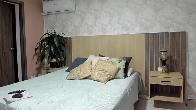 rebeca cortez  online show from 04.10.26