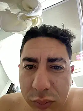 Snapshot of DanielGomez9 chatting on 02.20.25 DanielGomez9 online show from 02.20.25