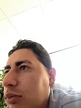 Snapshot of DanielGomez9 chatting on 03.14.25 DanielGomez9 online show from 03.14.25