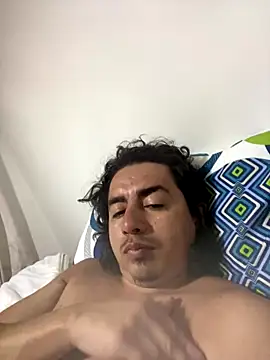 Snapshot of DanielGomez9 chatting on 12.15.25 DanielGomez9 online show from 12.15.25