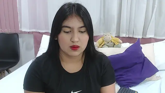 Snapshot of LexiiBloom chatting on 02.15.25 LexiiBloom online show from 02.15.25