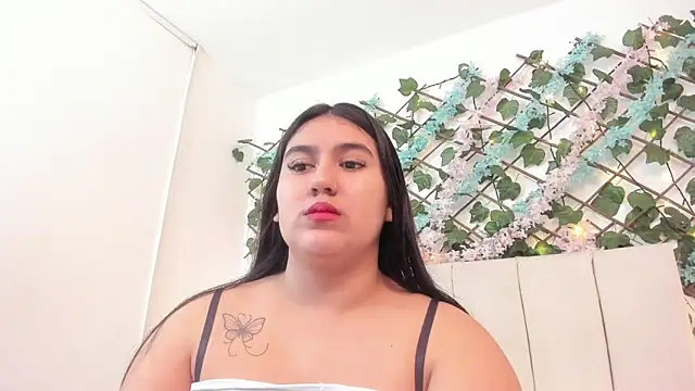 Snapshot of LexiiBloom chatting on 10.02.25 LexiiBloom online show from 10.02.25