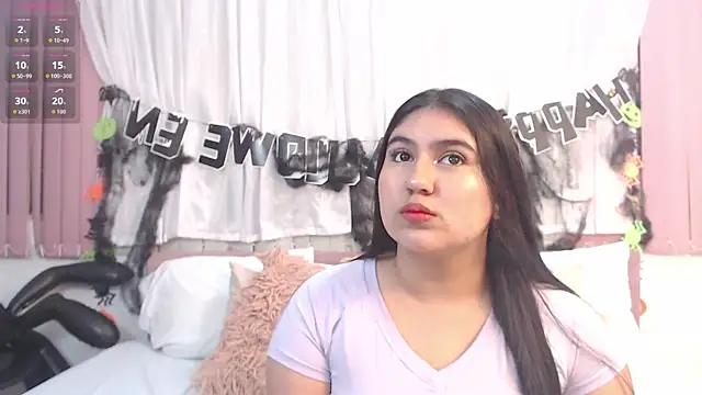Snapshot of LexiiBloom chatting on 10.19.25 LexiiBloom online show from 10.19.25