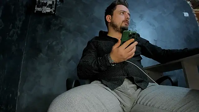 Snapshot of Master_Mark_Wayne chatting on 02.15.26 Master Mark Wayne online show from 02.15.26