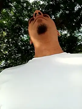 Snapshot of bonehur chatting on 02.12.26 bonehur online show from 02.12.26