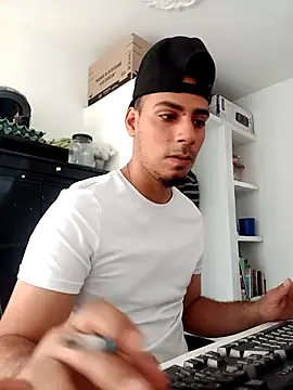 Snapshot of bonehur chatting on 03.26.26 bonehur online show from 03.26.26