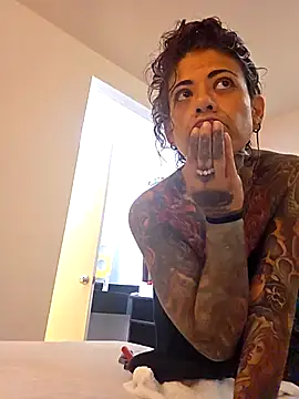 Snapshot of inkdbabz_33 chatting on 09.27.25 inkdbabz 33 online show from 09.27.25