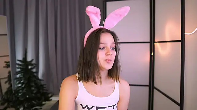 Addelin Moon online show from 12.02.24