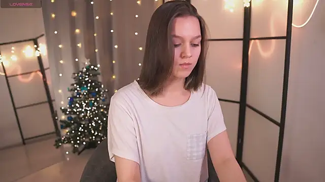 Addelin Moon online show from 12.18.24