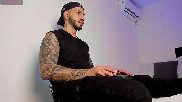 Snapshot of Matt_Ferrer chatting on 02.01.25 Matt Ferrer online show from 02.01.25