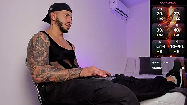 Snapshot of Matt_Ferrer chatting on 02.04.25 Matt Ferrer online show from 02.04.25