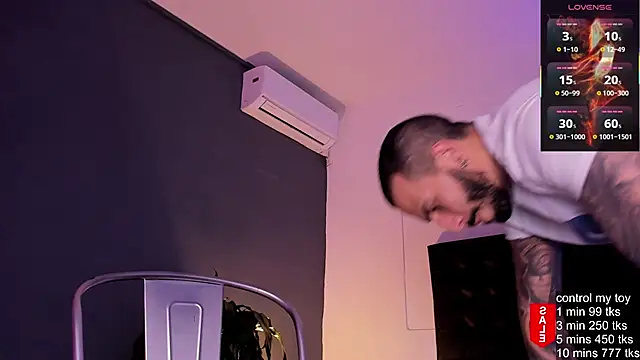 Snapshot of Matt_Ferrer chatting on 11.08.25 Matt Ferrer online show from 11.08.25