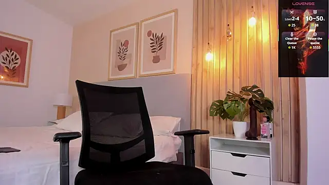 Snapshot of Matt_Ferrer chatting on 12.04.25 Matt Ferrer online show from 12.04.25