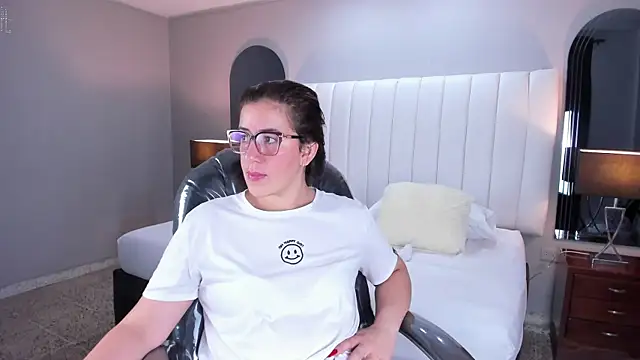 vanity sex online show from 10.28.25