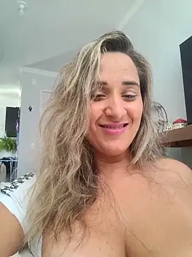 Snapshot of annamell chatting on 02.17.26 annamell online show from 02.17.26