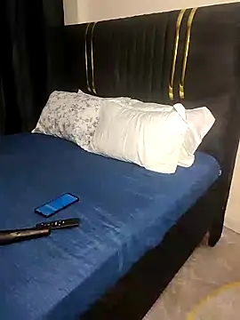 Snapshot of KikiLovesD chatting on 02.06.26 KikiLovesD online show from 02.06.26