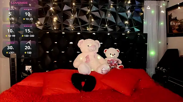 Snapshot of charlottemeyerr chatting on 12.07.24 charlottemeyerr online show from 12.07.24