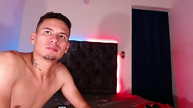 Snapshot of brandon_a_collin chatting on 02.18.25 brandon a collin online show from 02.18.25