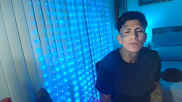 Snapshot of Papinine6 chatting on 09.10.25 Papinine6 online show from 09.10.25