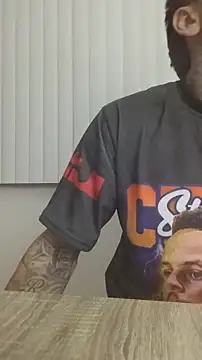 Snapshot of Papinine6 chatting on 11.28.25 Papinine6 online show from 11.28.25