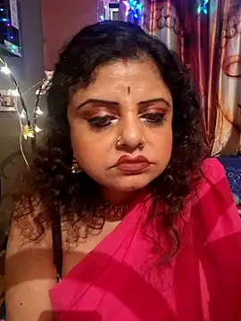 Snapshot of Maaya66 chatting on 02.18.25 Maaya66 online show from 02.18.25