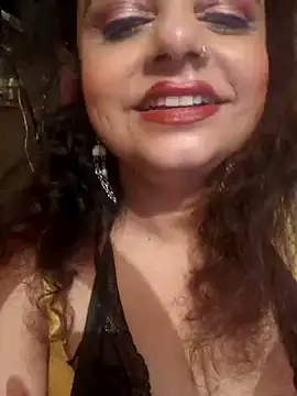 Snapshot of Maaya66 chatting on 02.23.25 Maaya66 online show from 02.23.25