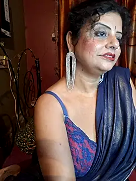 Snapshot of Maaya66 chatting on 02.28.25 Maaya66 online show from 02.28.25