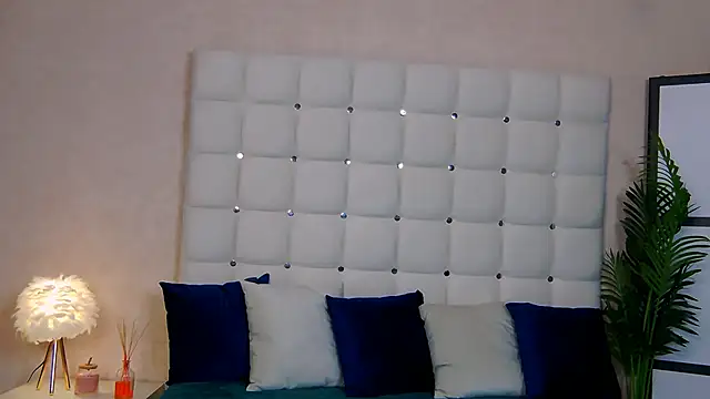 NicoleRosss online show from 03.14.25