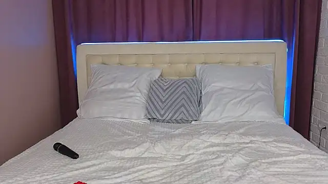 Snapshot of sofia__home chatting on 03.17.25 sofia  home online show from 03.17.25