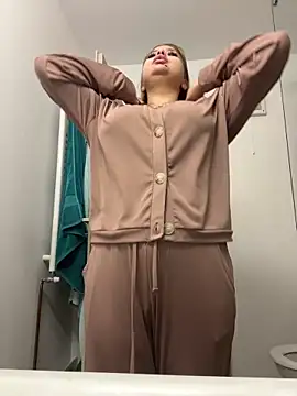 AllysonK online show from 12.22.25