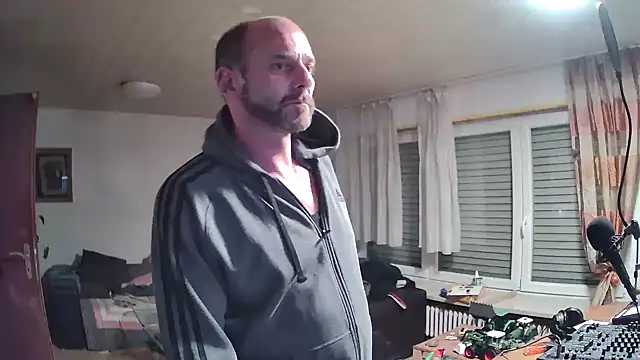 rosaeichel online show from 04.15.26