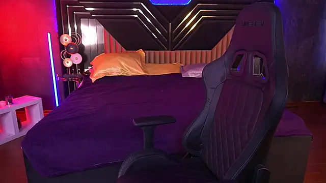 CoolTatis online show from 10.14.25