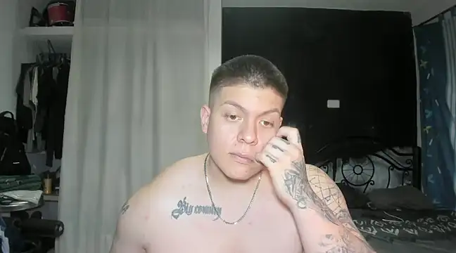 Snapshot of regan_jhonso chatting on 02.15.25 regan jhonso online show from 02.15.25