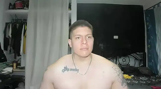 Snapshot of regan_jhonso chatting on 02.18.25 regan jhonso online show from 02.18.25