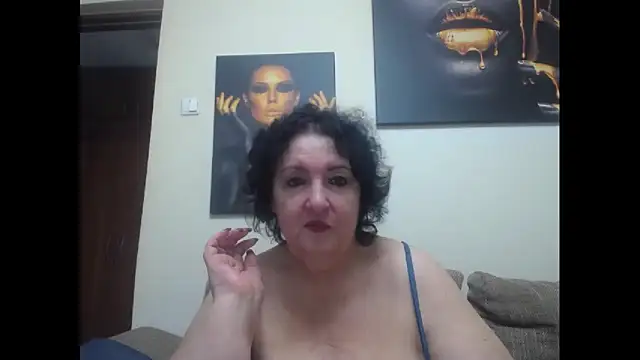 Snapshot of maturekorine chatting on 10.24.25 maturekorine online show from 10.24.25