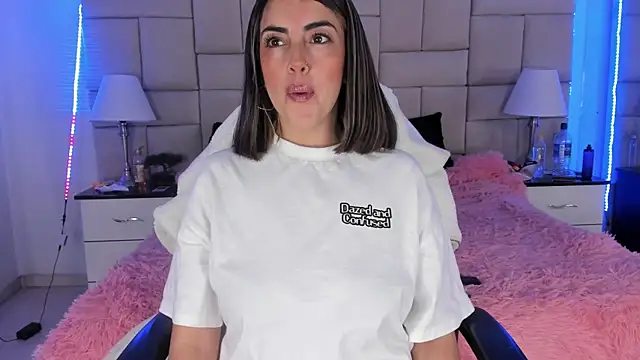 IsisLoveyes  online show from 12.10.24