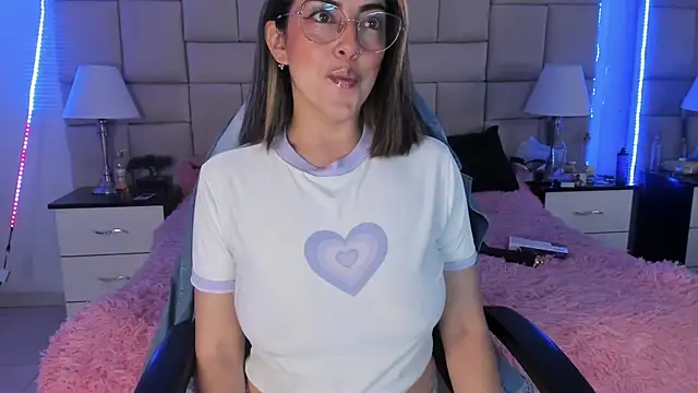 IsisLoveyes  online show from 12.17.24