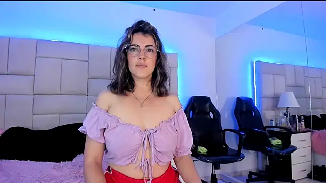 IsisLoveyes  online show from 03.14.25