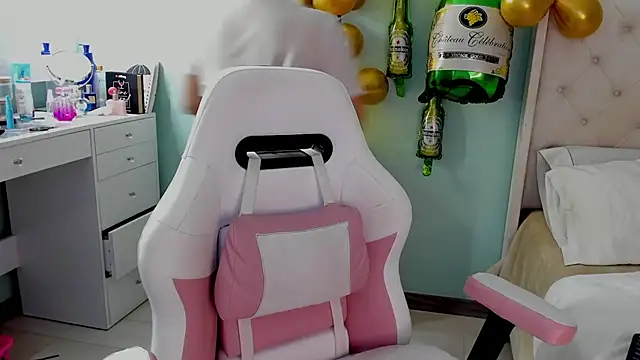 sharon leone26 online show from 09.23.25