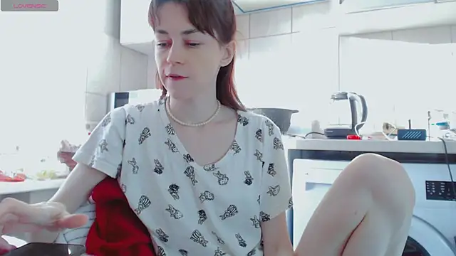 Snapshot of Amina_Barbarian chatting on 02.13.25 Amina Barbarian online show from 02.13.25