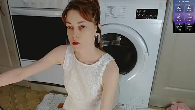 Snapshot of Amina_Barbarian chatting on 09.24.25 Amina Barbarian online show from 09.24.25