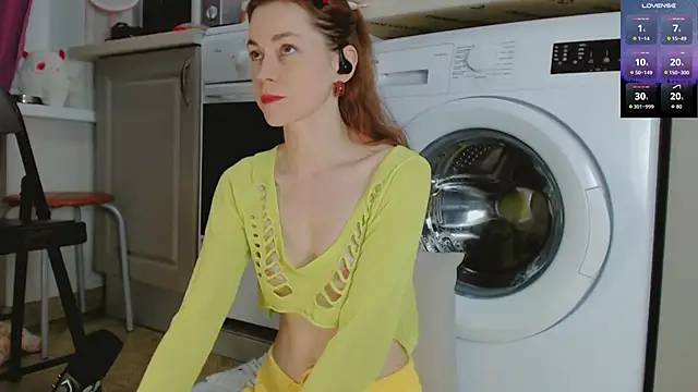 Snapshot of Amina_Barbarian chatting on 09.29.25 Amina Barbarian online show from 09.29.25